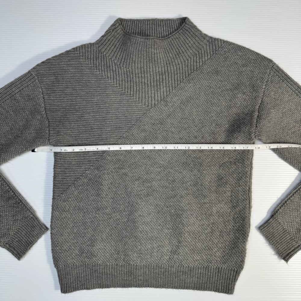 Heartloom Knit Sweater Small Gray Geometric Minimalist Quiet Luxury Lagenlook - Picture 8 of 16
